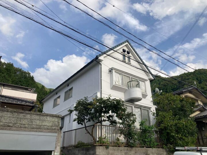 広島市安佐北区　I様邸　外壁塗装工事【屋根カバーコミ】