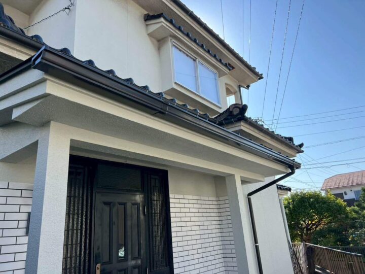 広島市安佐北区　Ｅ様邸　玄関屋根新設工事