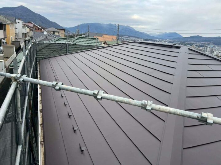 広島市安佐南区大町　T様邸　屋根カバー工事（スーパーガルテクトフッ素）
